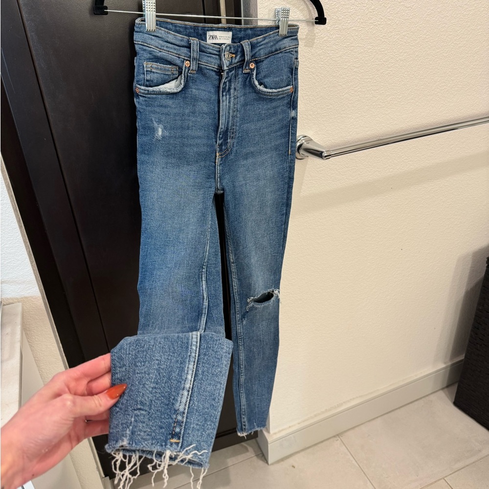ZARA Women’s High Rise Ripped Jeans - Picture 2 of 5